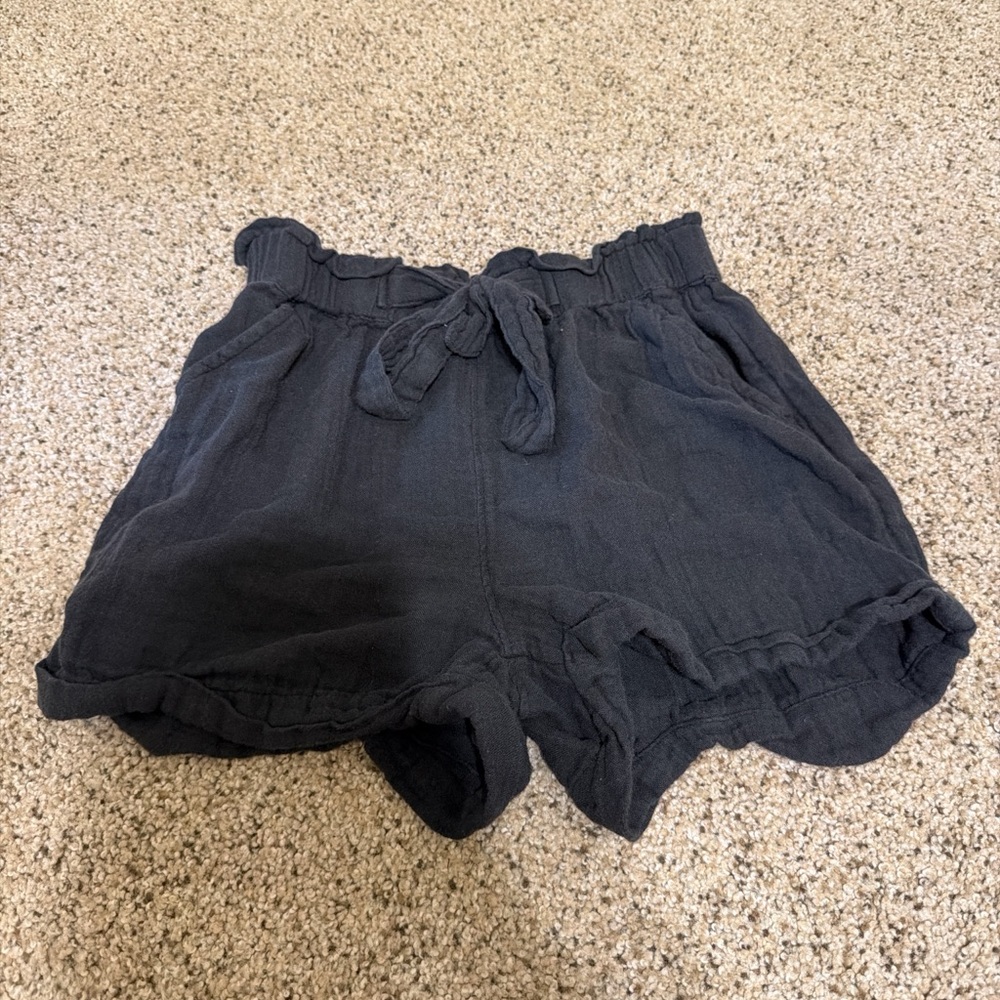 Women's Black Ruffle Hem Shorts